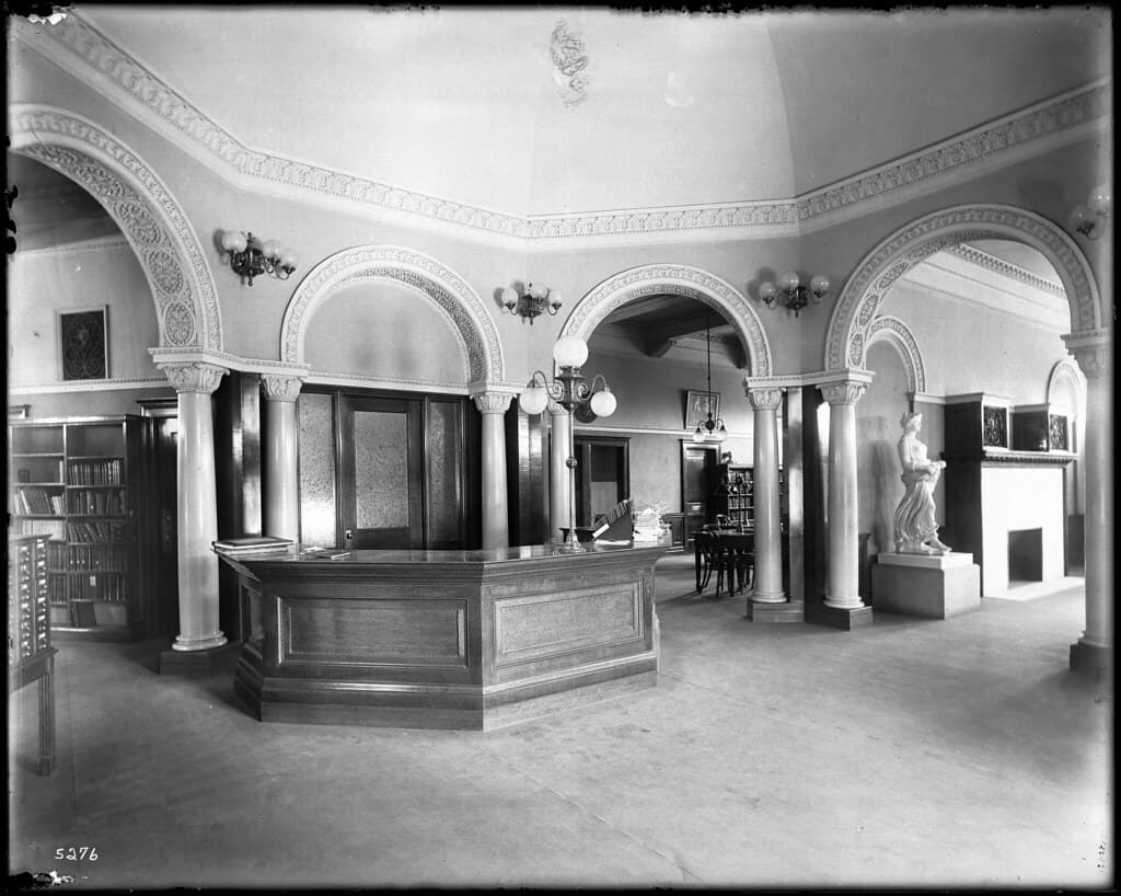 Glassplatenegatives, referencedesks, statuesofpomona