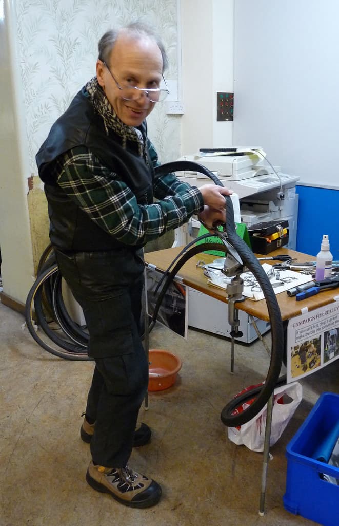 Turning bicycle tyres into belts (2)