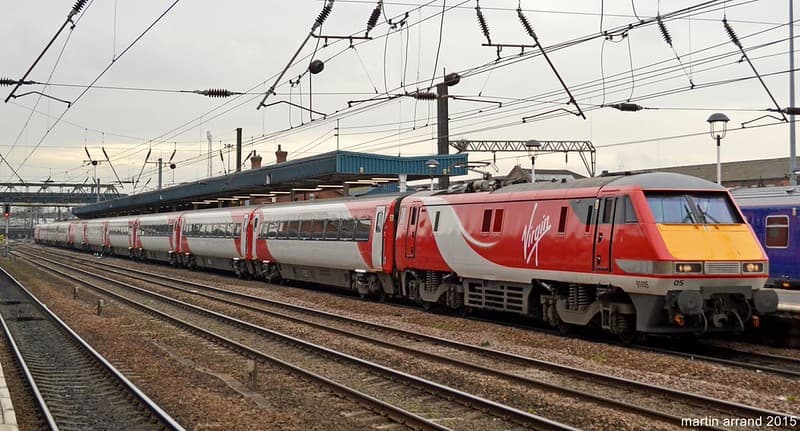 91105 in full Virgin trains east coast livery at Doncaster