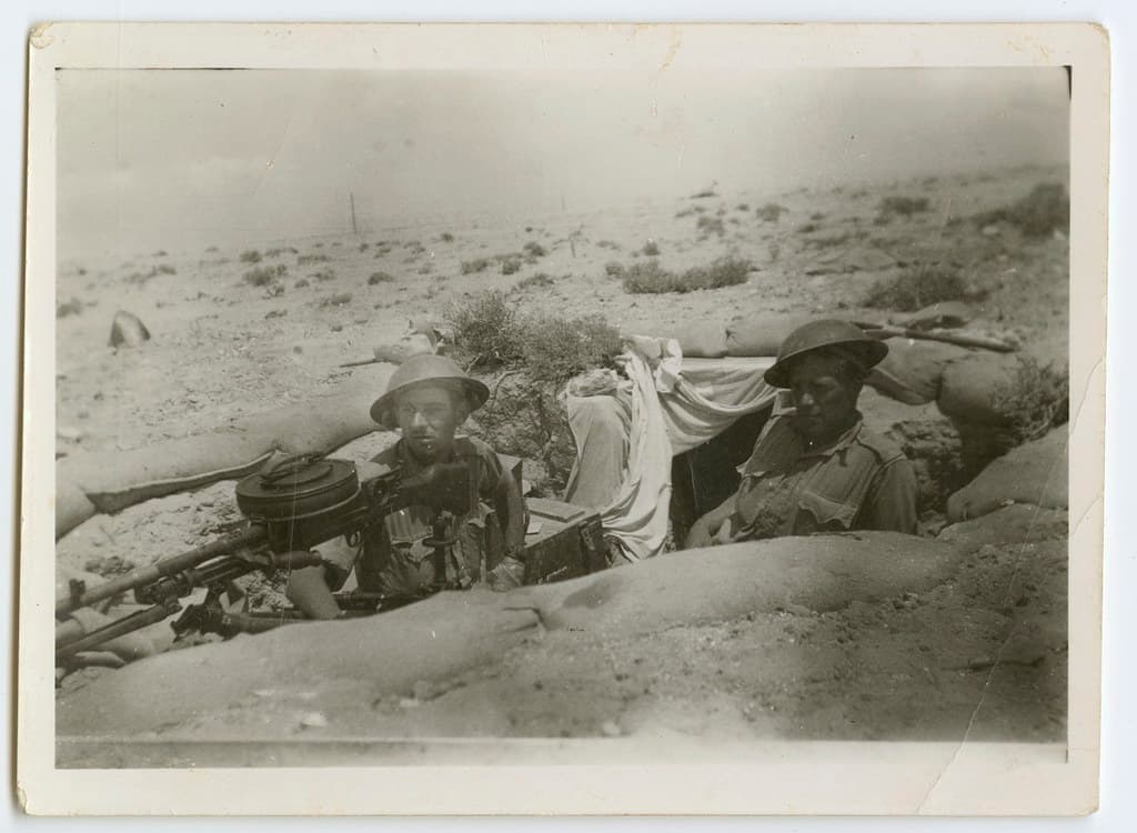 Australian soldiers in a machine gun trench, Western Desert, ca1941