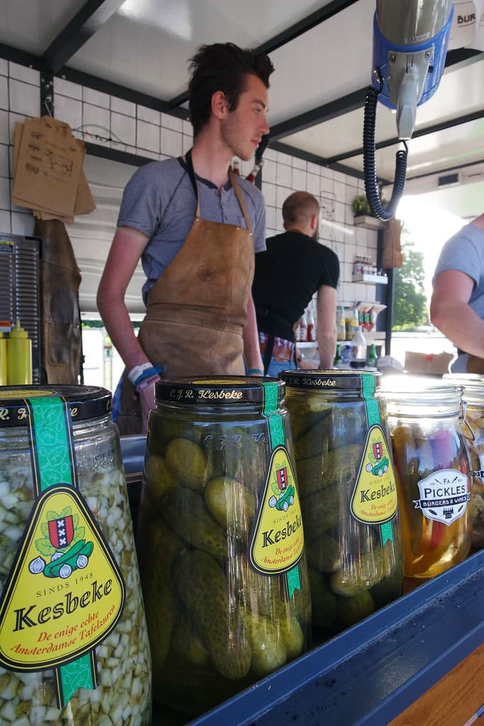Stand bij het 'Food Truck Festival' TREK