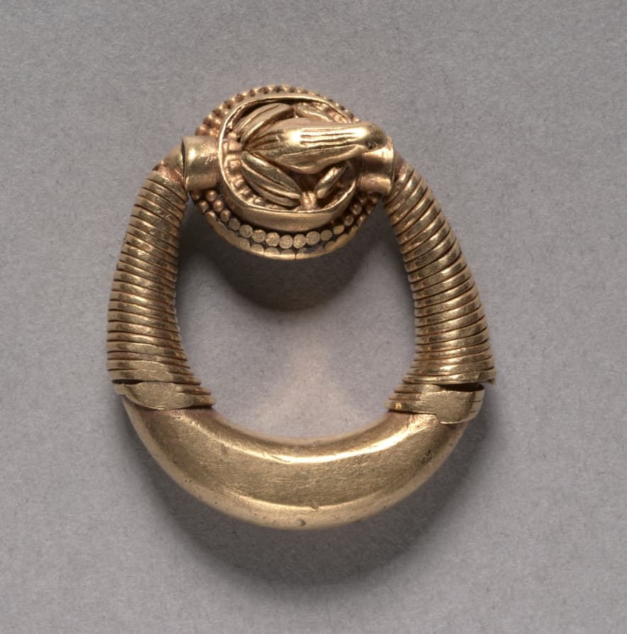 Finger Ring with Frog