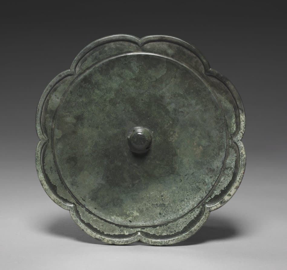 Flower-shaped Mirror