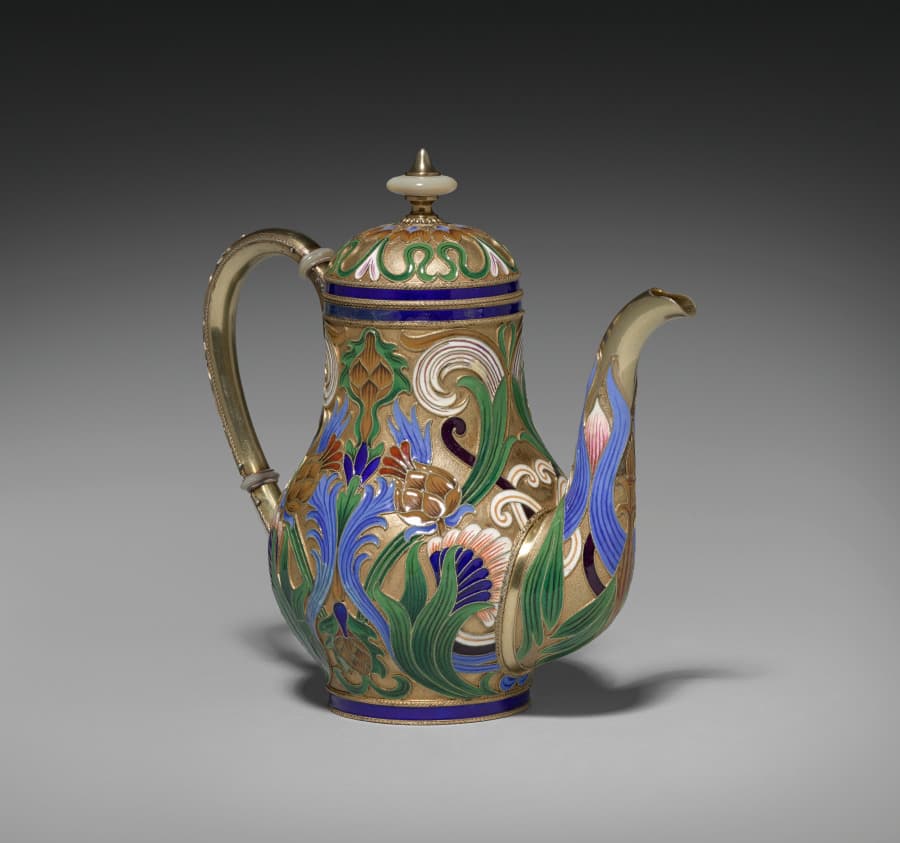 Covered Hot Water Pot
