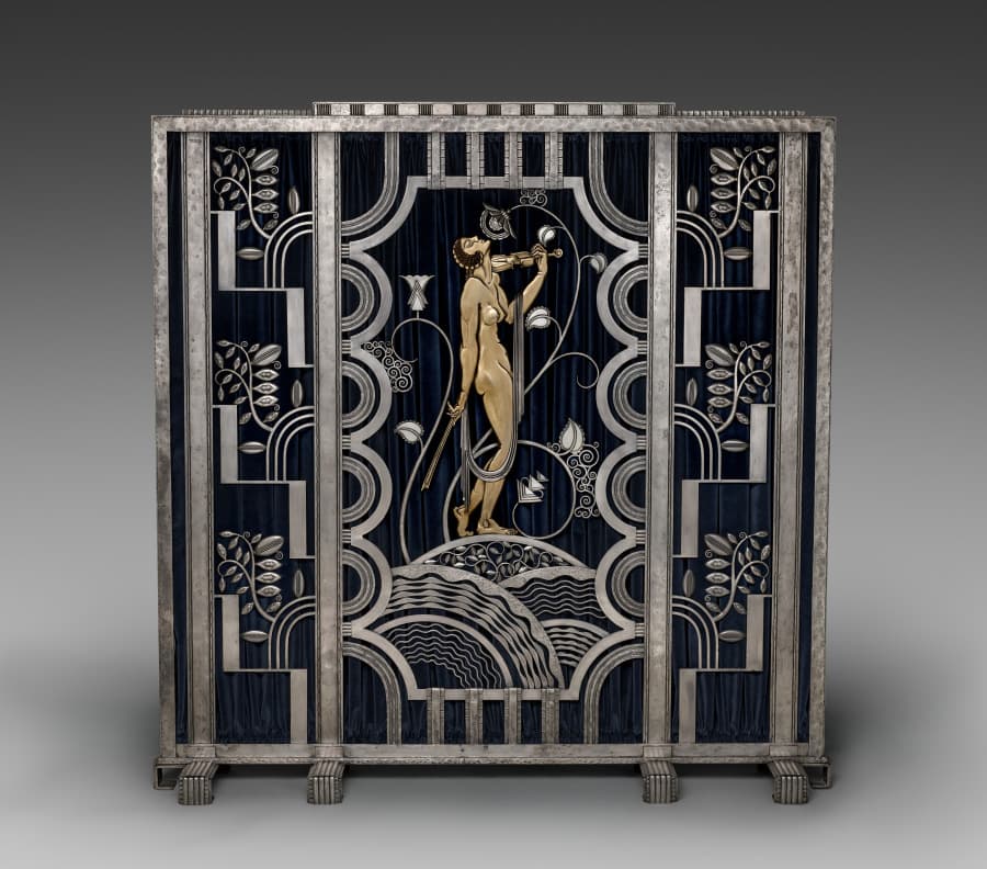 Muse with Violin Screen