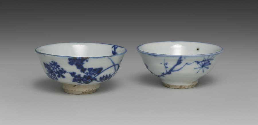 Sake Cups with Auspicious Flora
