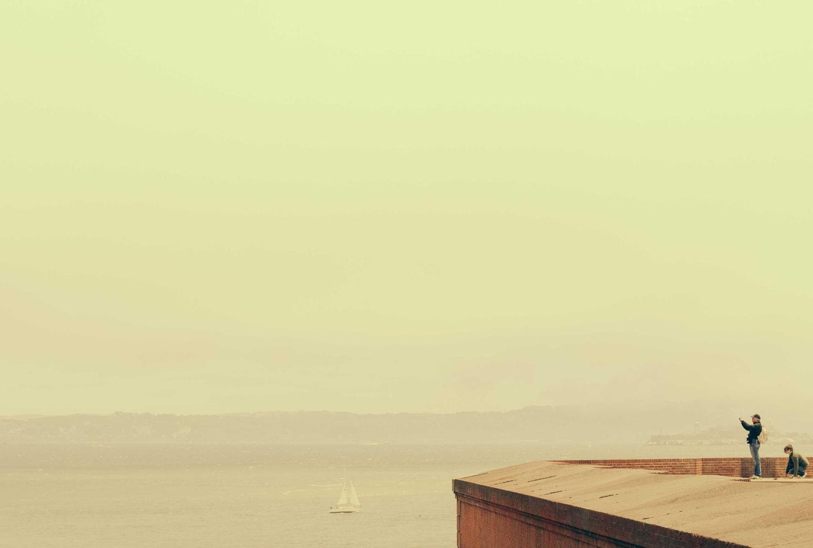 Pale minimal
