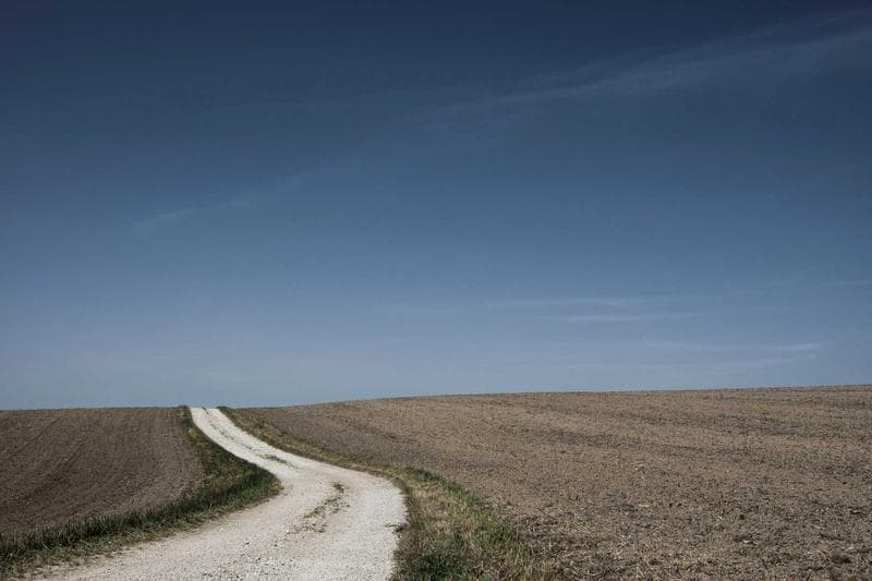 Track to the horizon