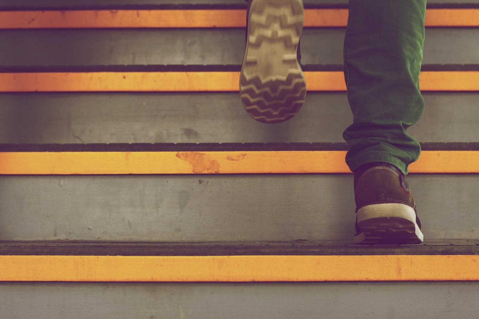 Coloured steps