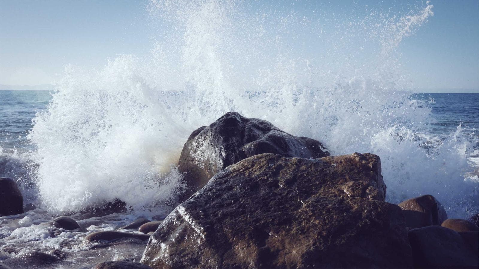 Surf on the rock