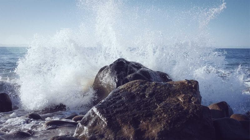 Surf on the rock