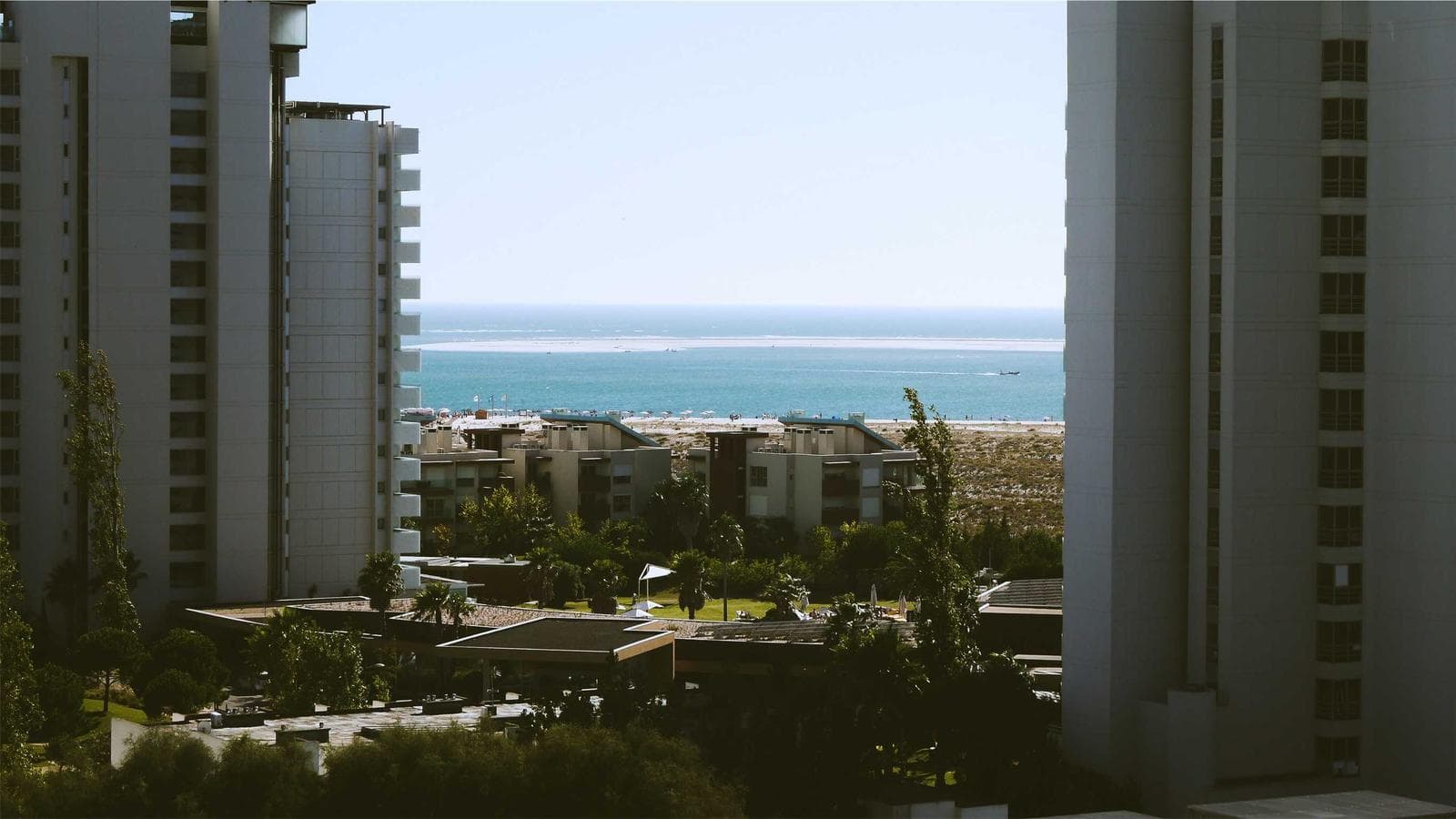 Roofs and sea