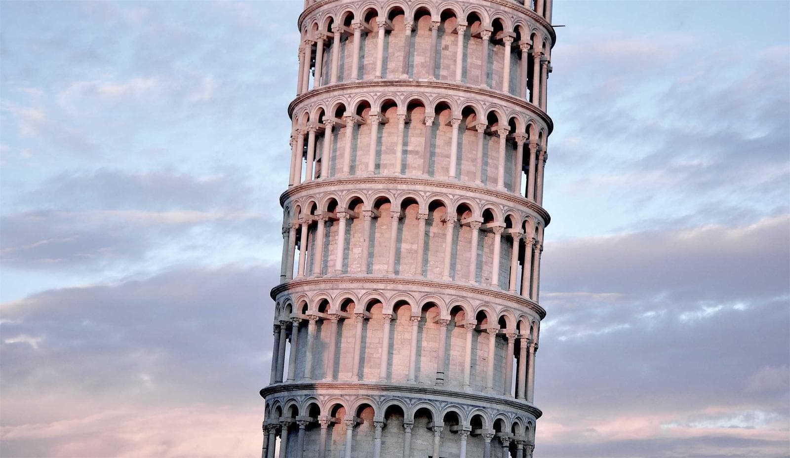 Leaning tower