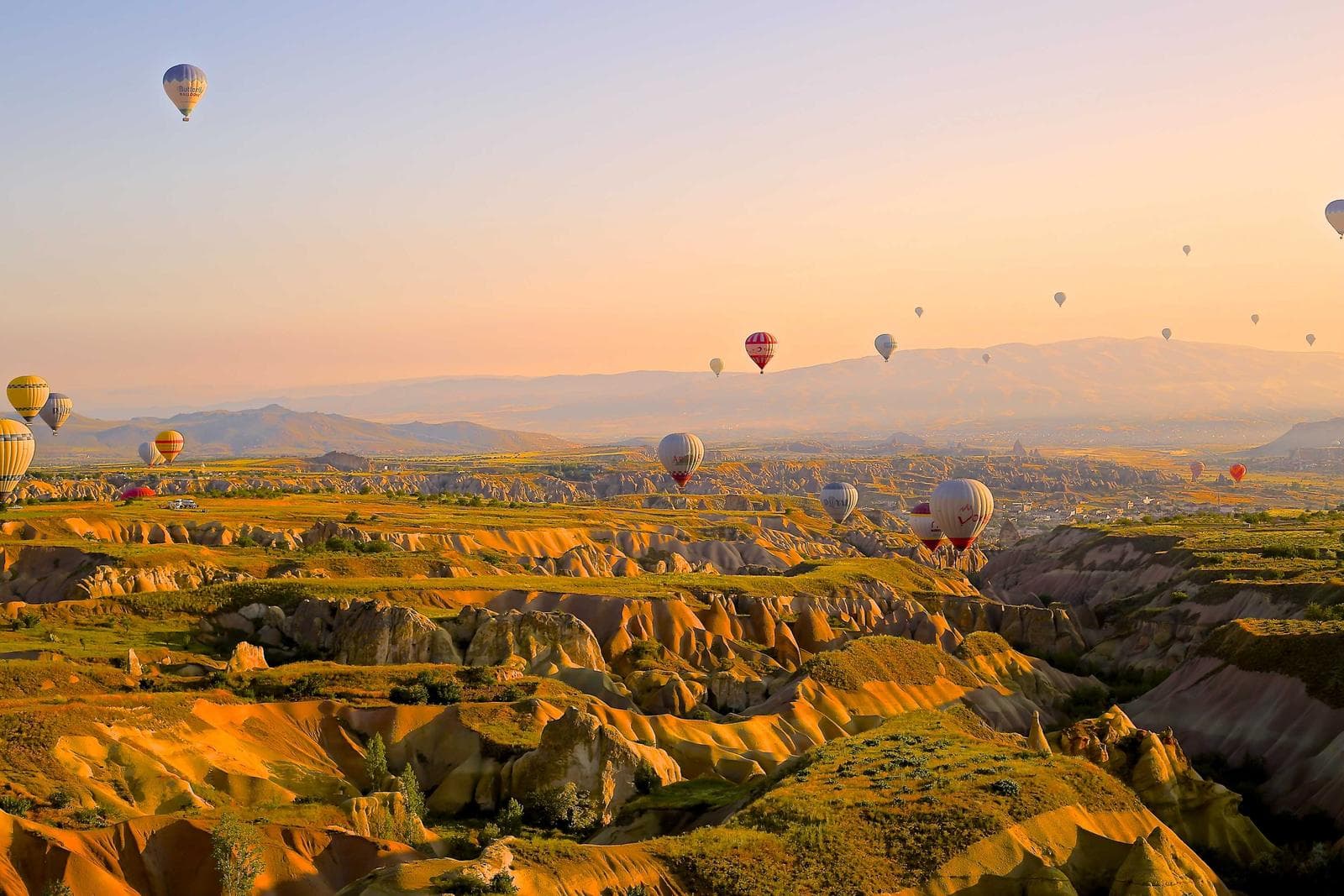 Balloons over the valley