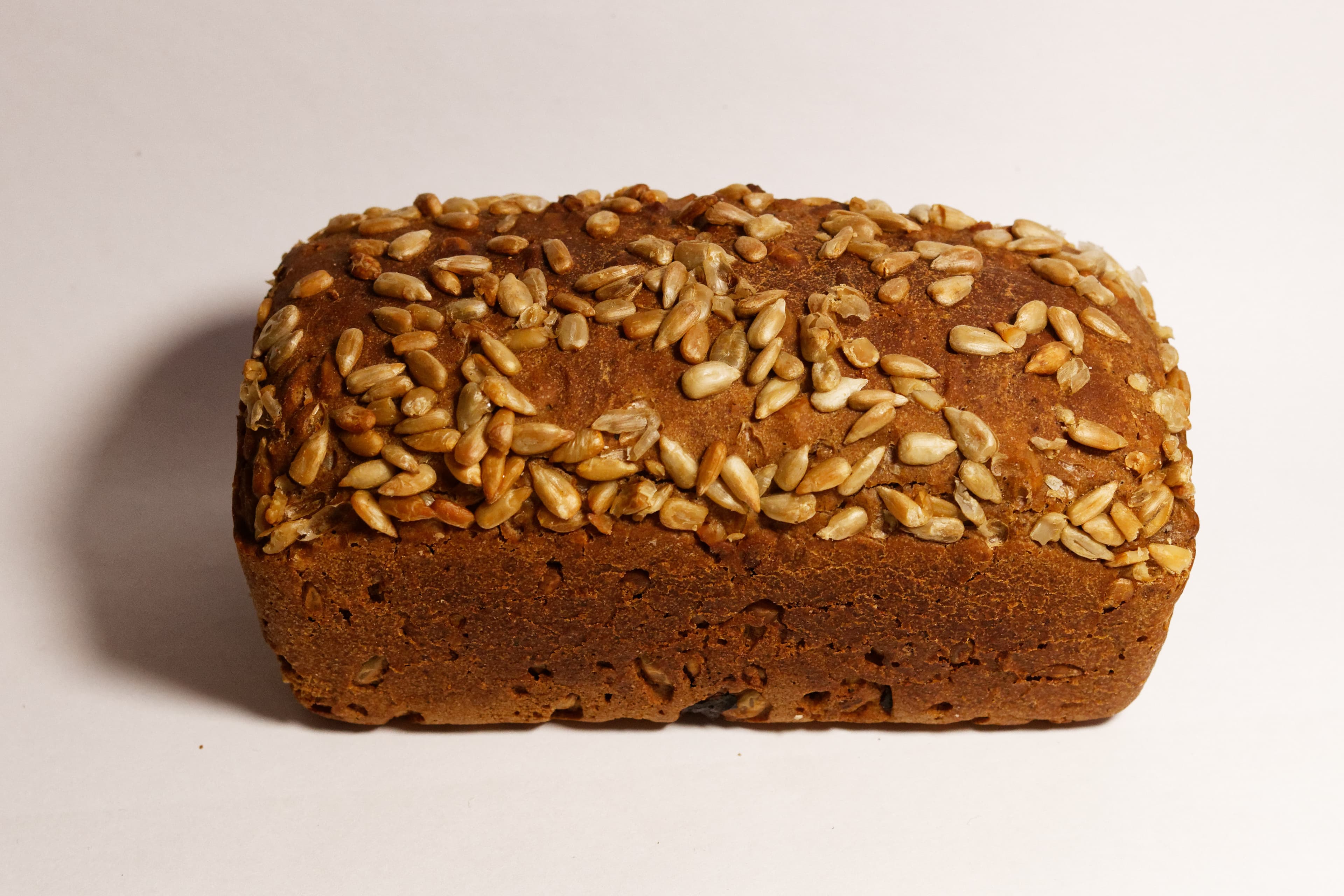Moscow, Paveletskaya Plaza Feb.2025 - store-baked sunflower bread 02