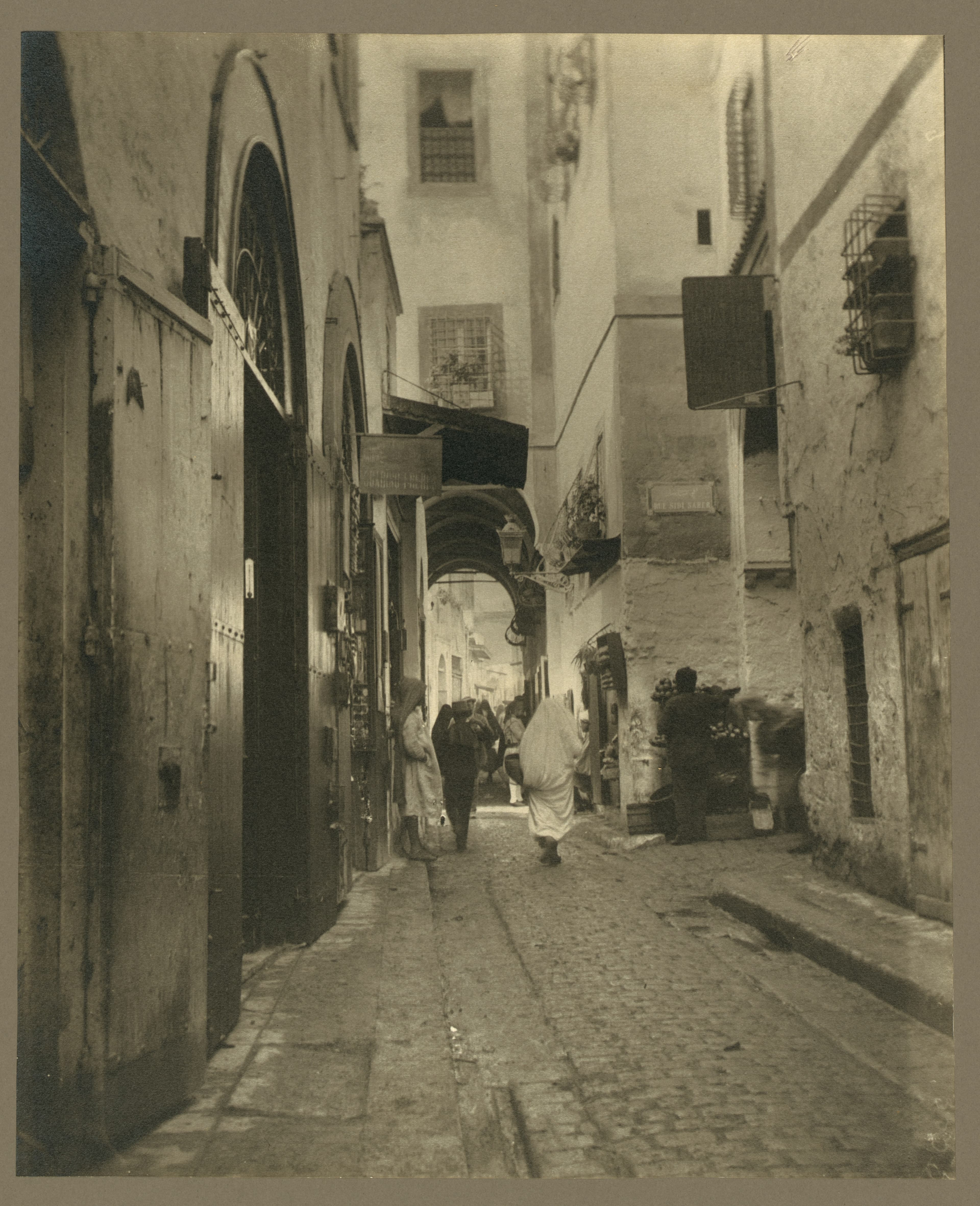 Africa. Tunis. Street scene LCCN2004674284
