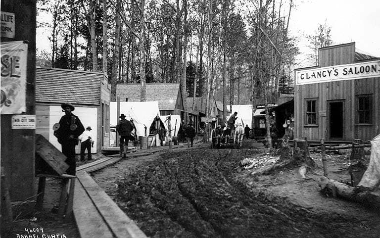 Skagway street scene, summer of 1897 (CURTIS 545)