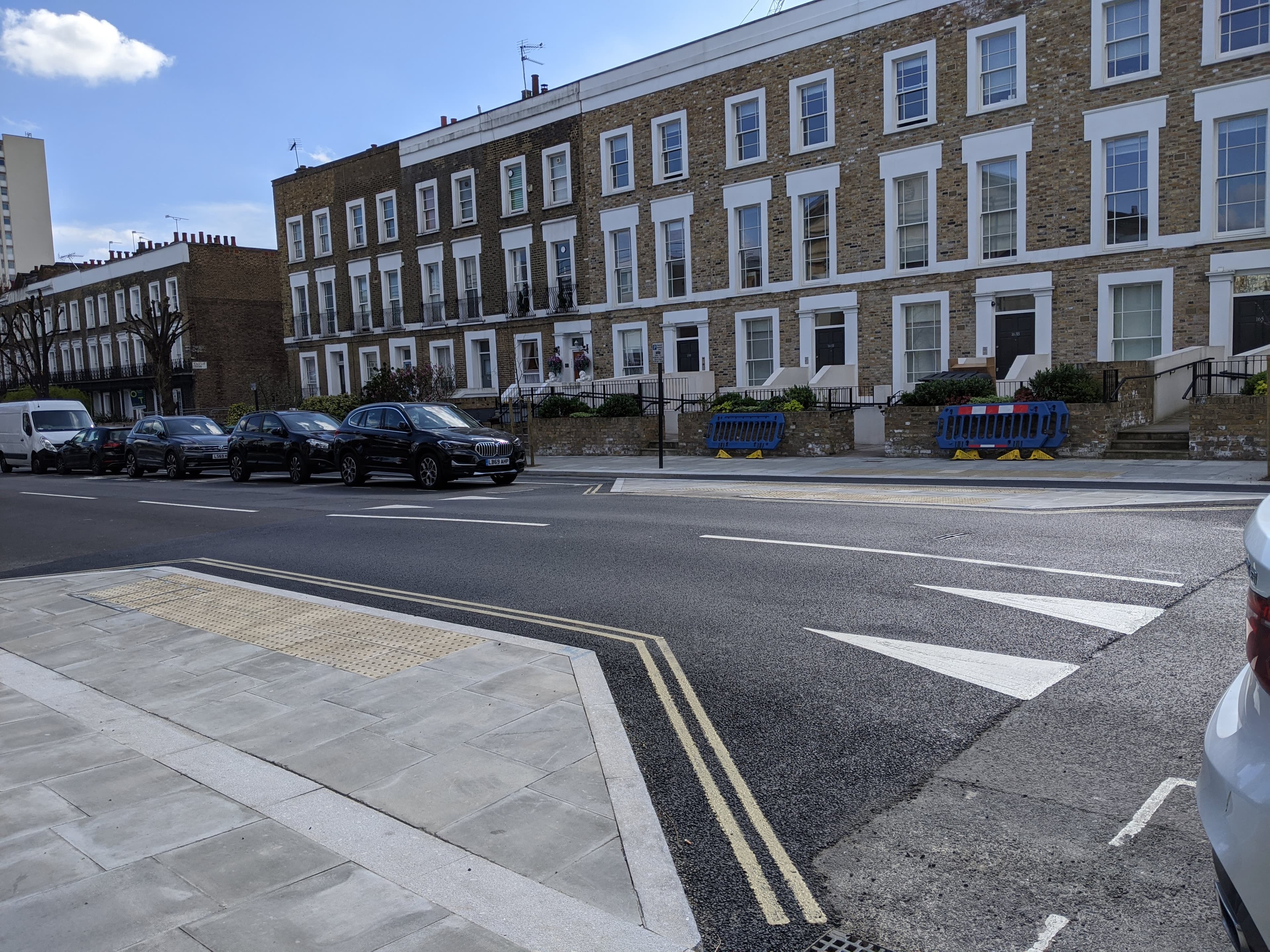 Informal pedestrian crossing from north side of PoW