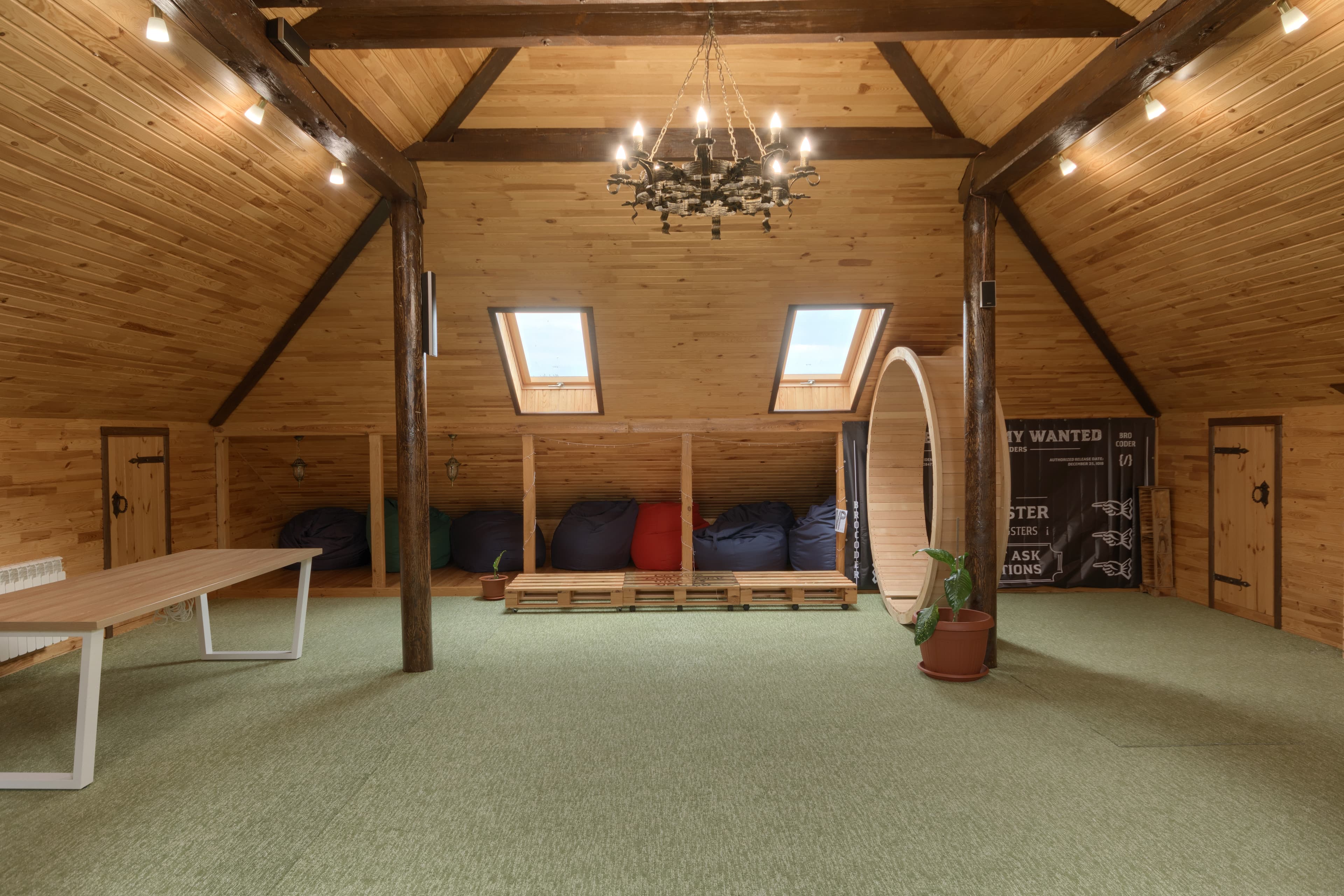 Pine Attic - 06 (Poly Haven)