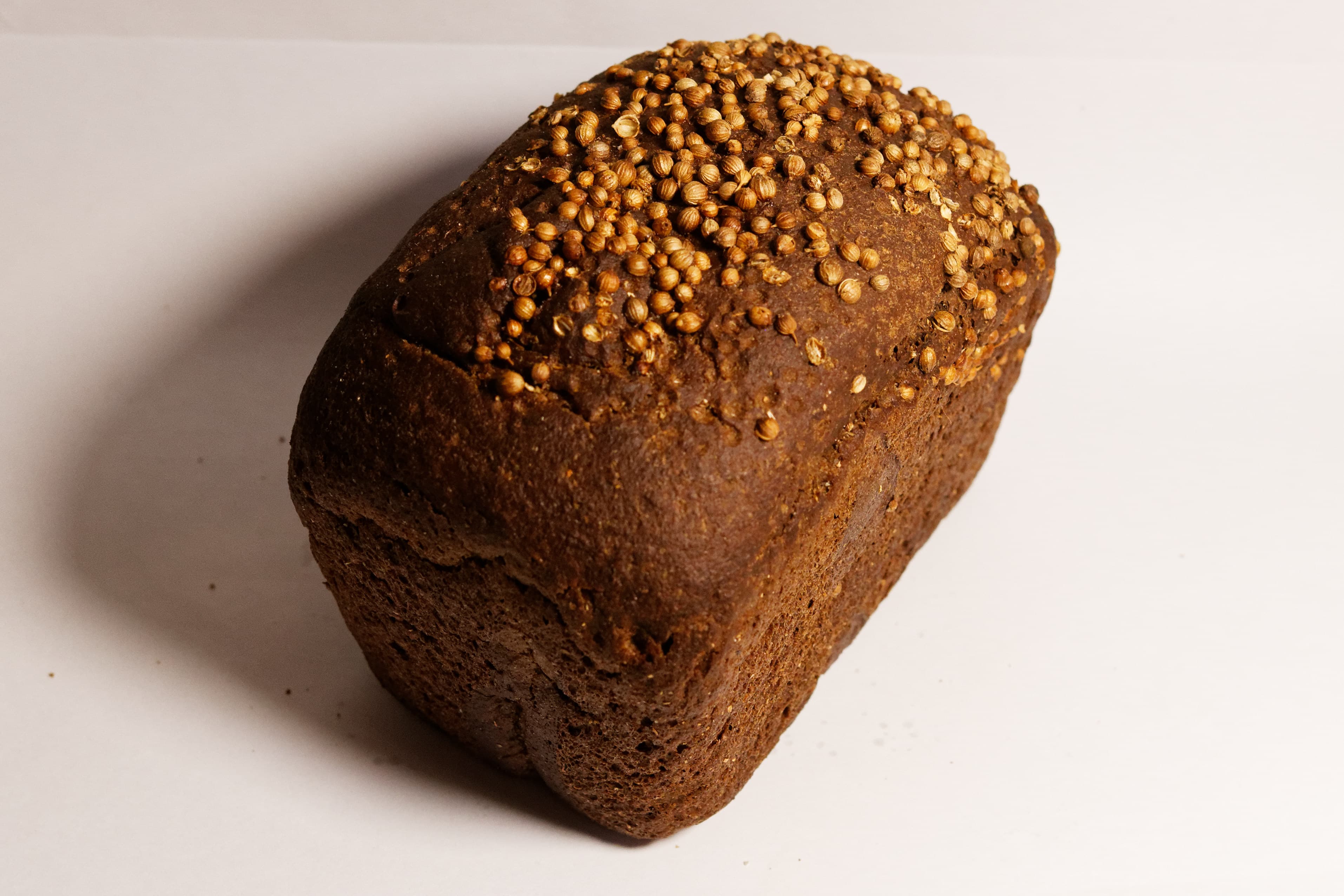 Moscow, Paveletskaya Plaza Feb.2025 - store-baked borodinsky bread 03