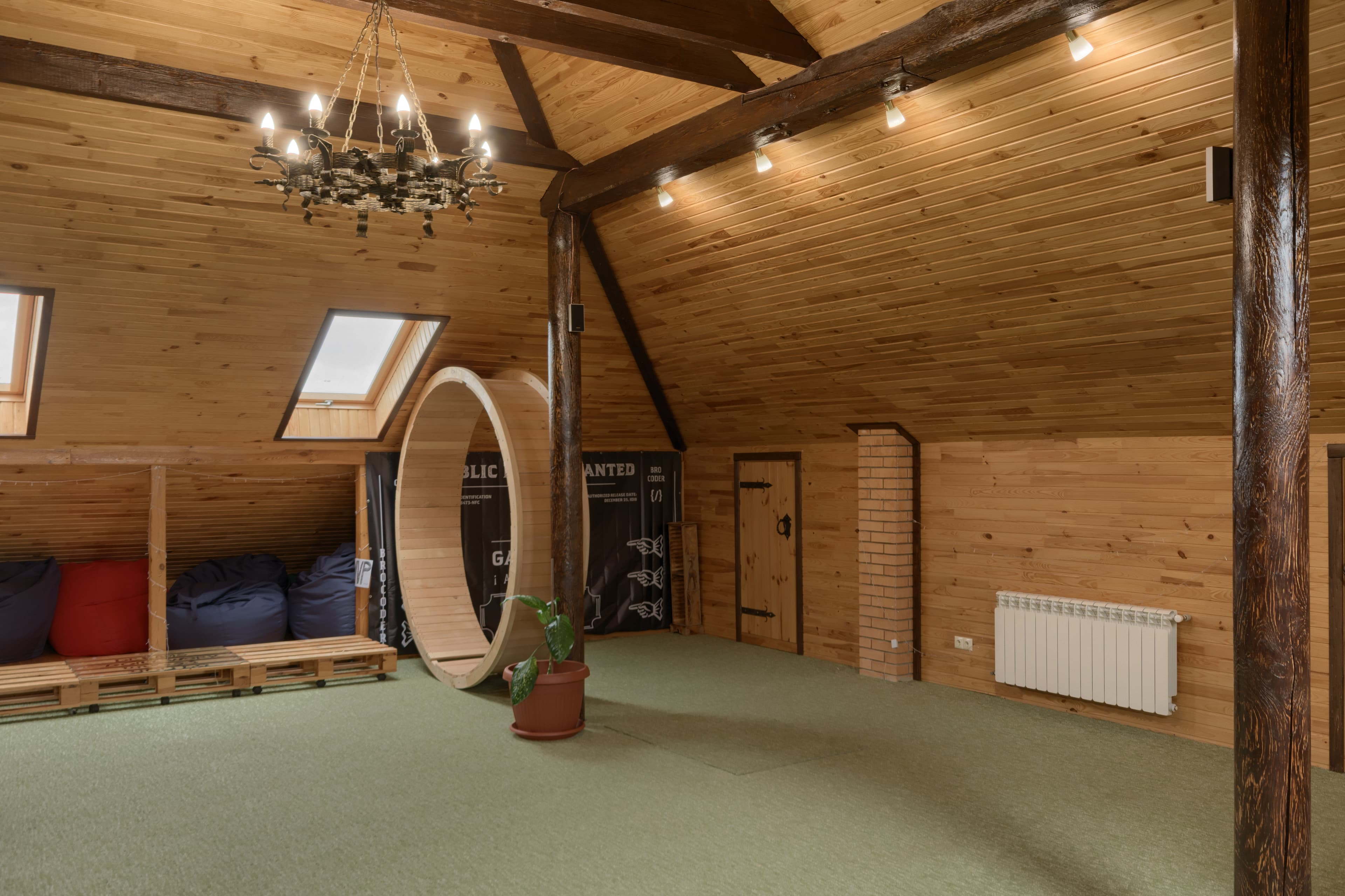 Pine Attic - 04 (Poly Haven)