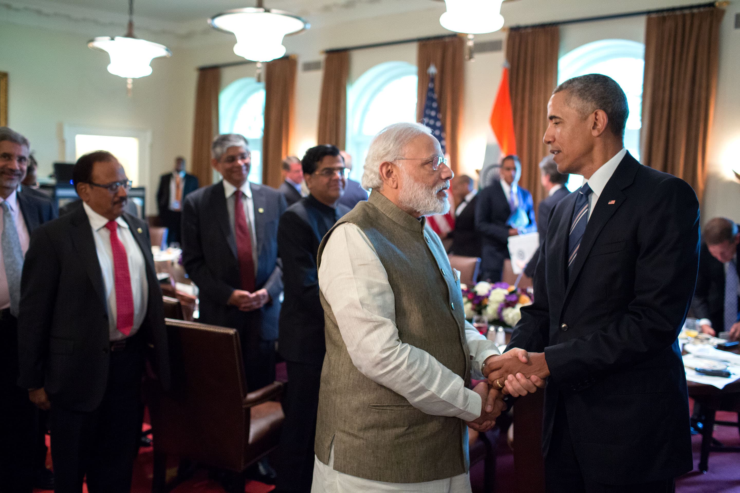 President Obama shakes hands with Prime Minister Modi