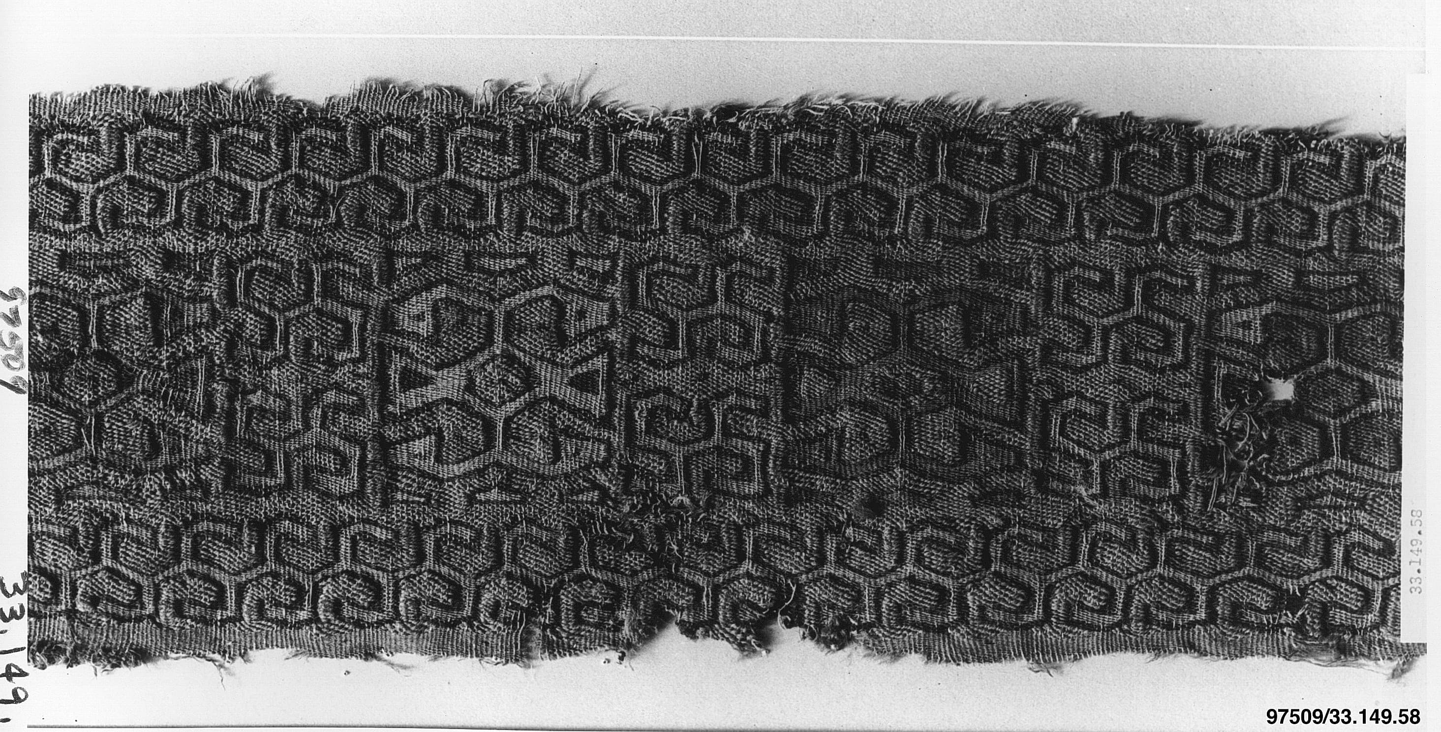 Fragment with Hook Pattern MET 97509
