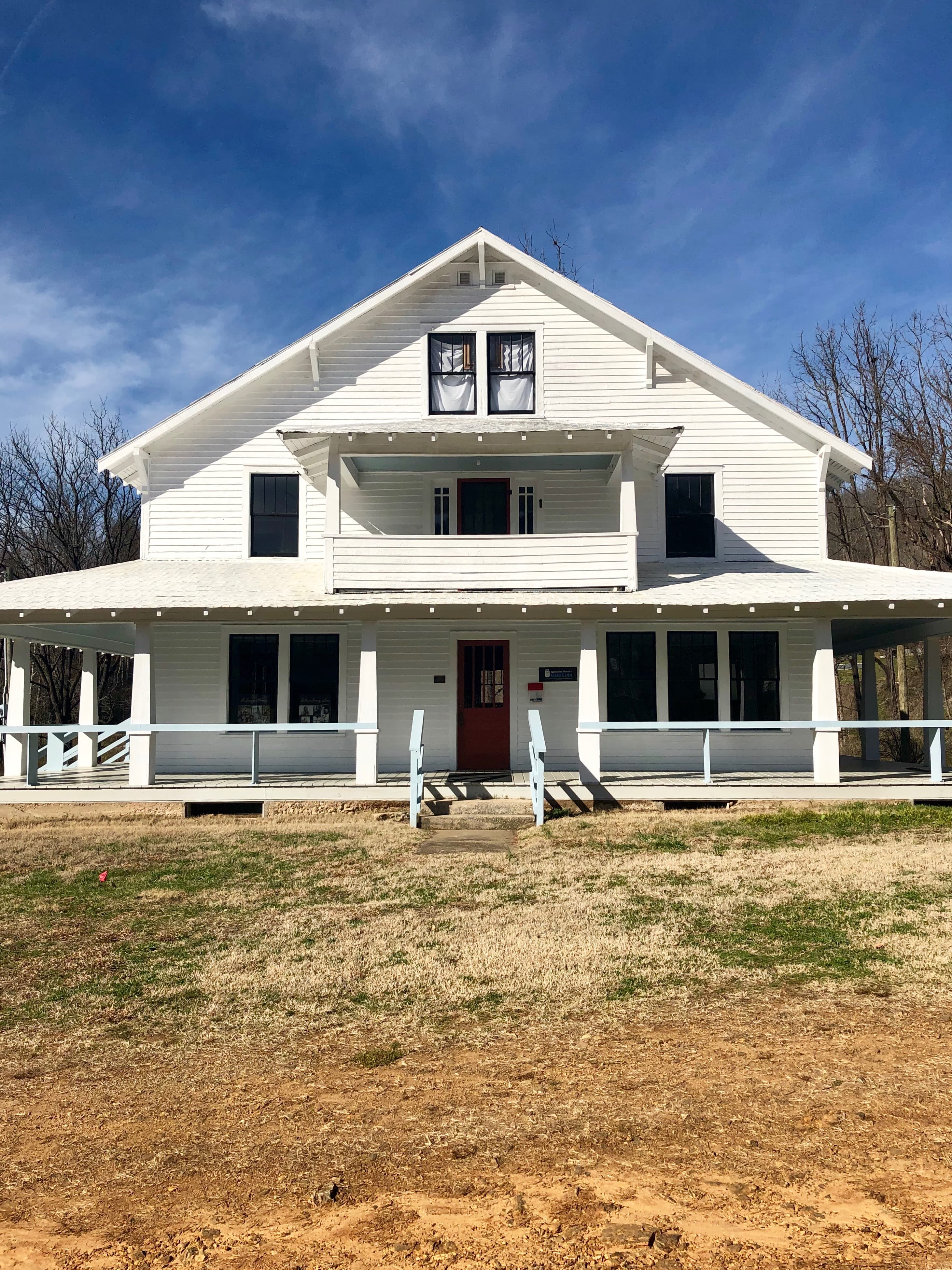 Monteith House, Monteith Farmstead, Dillsboro, NC (31742233617)