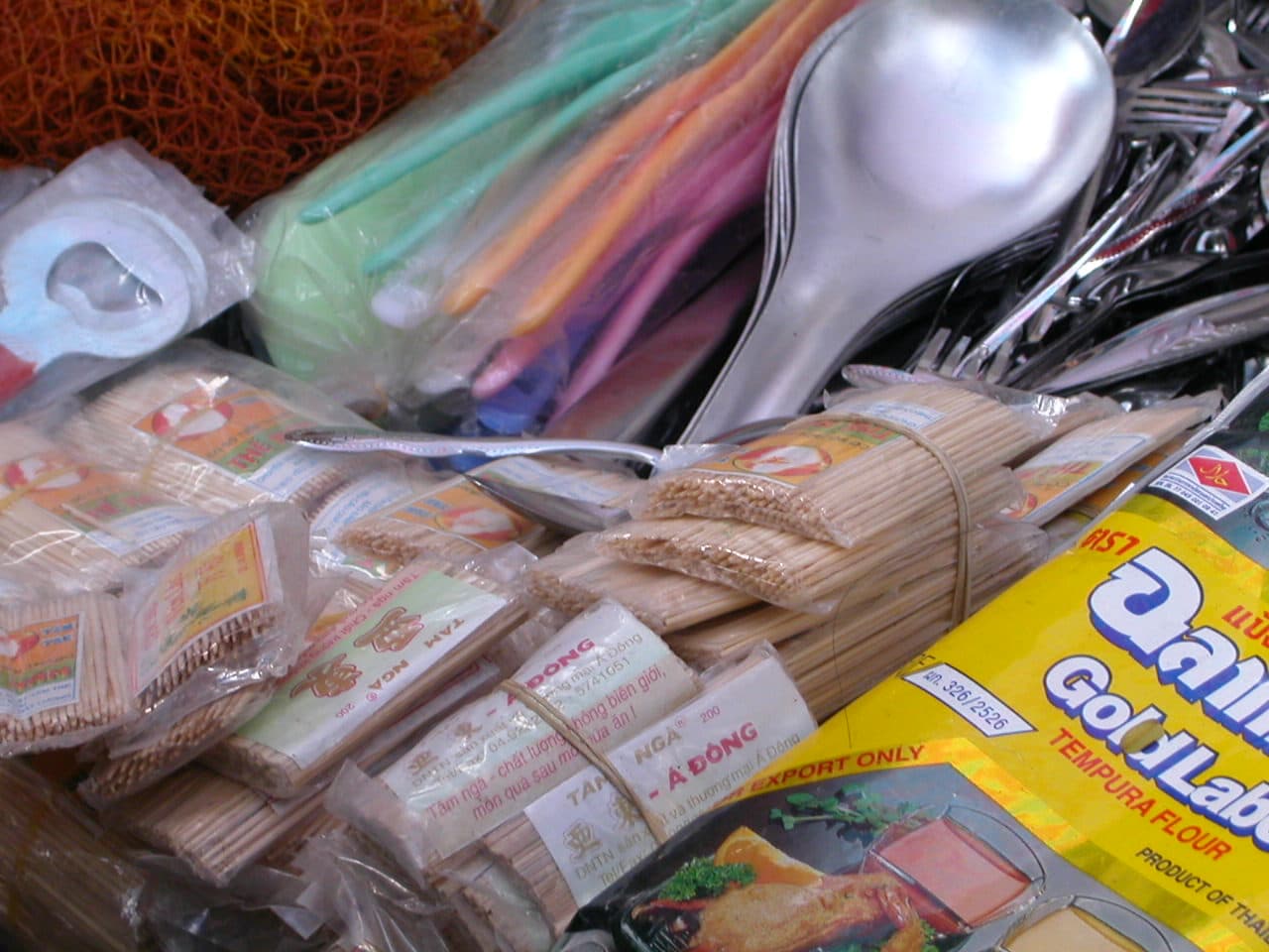 Street market in Hanoi, 2003 July 27