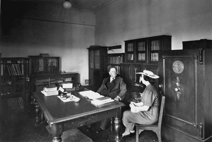Public, servants, queensland