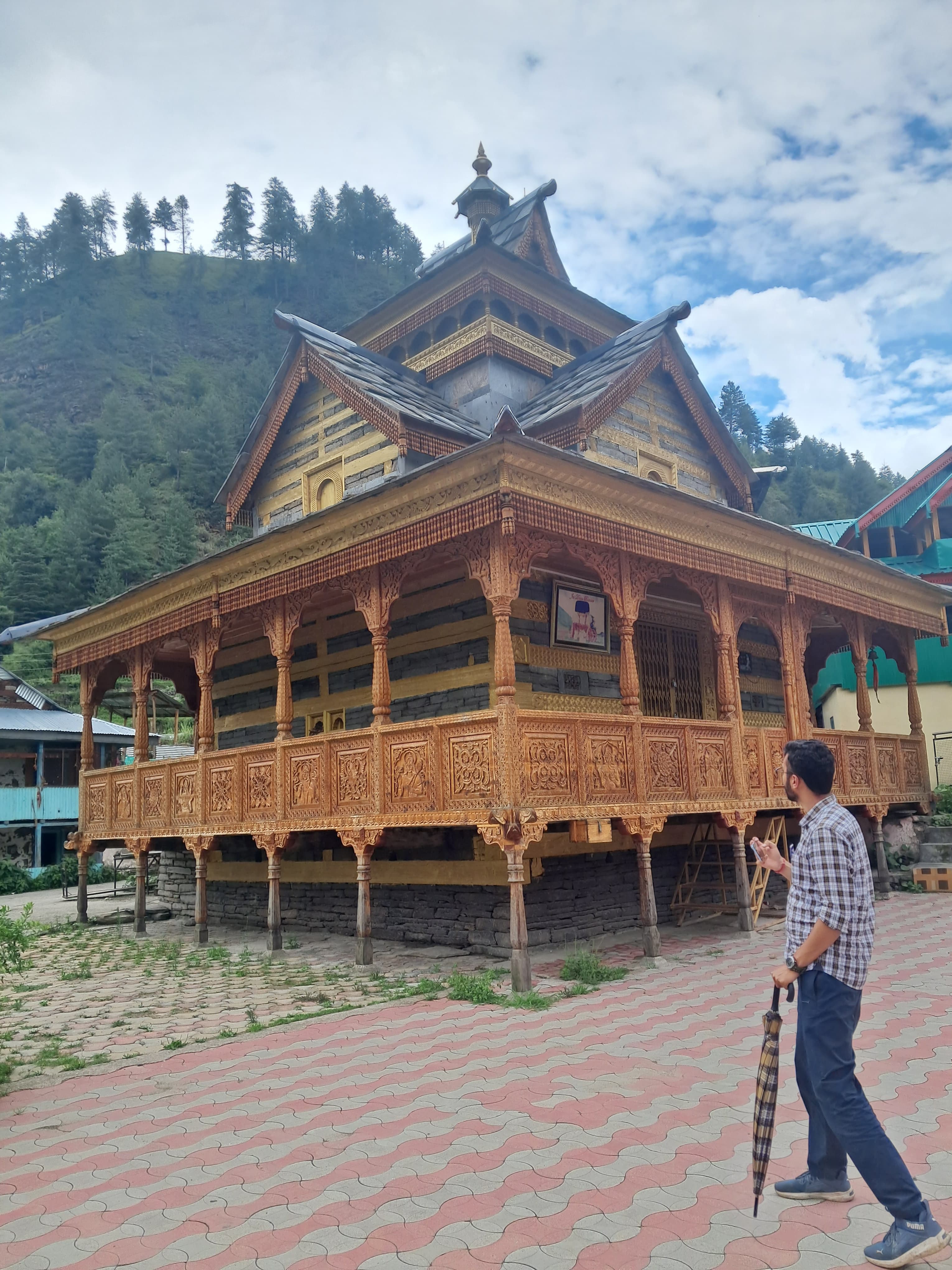 Temple architecture in Guma Rohru