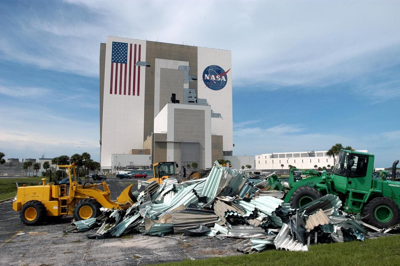 Vab, vehicle, assembly