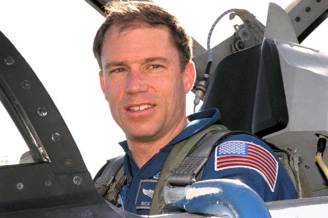 Mission, commander, richard
