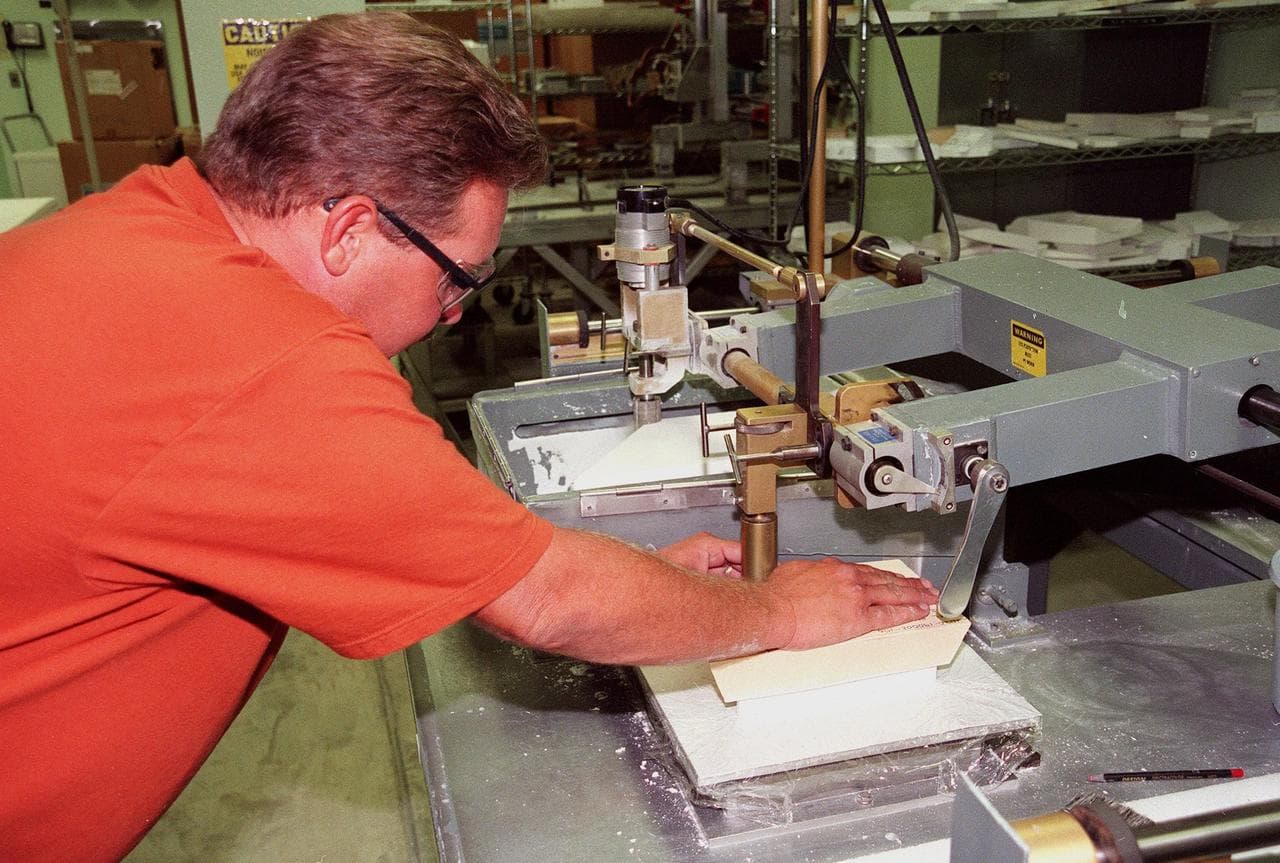 Tile, fabrication, shop