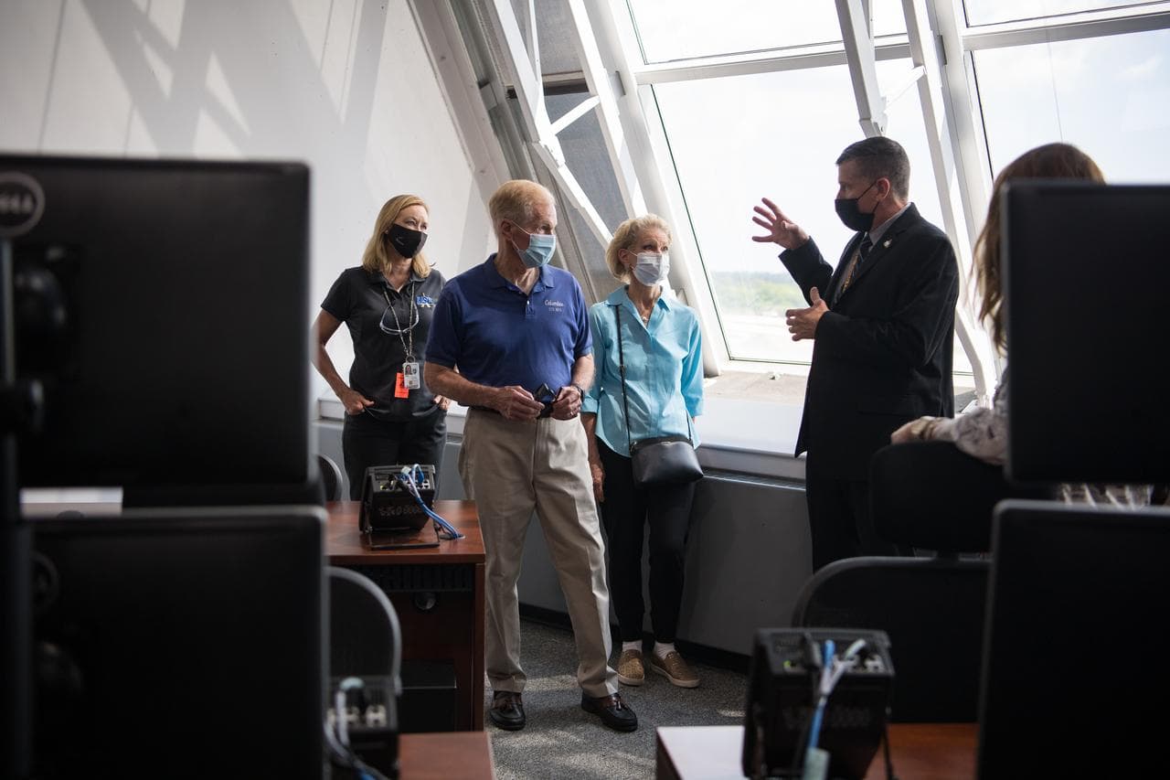 NASA Leadership Tours KSC