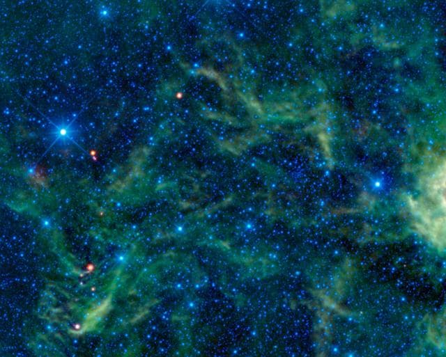 Star Cluster Overshadowed by Infrared Objects