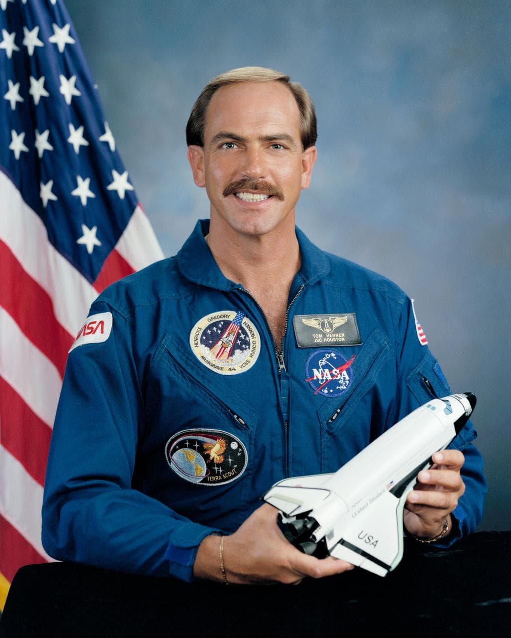 Crews, payload, specialists