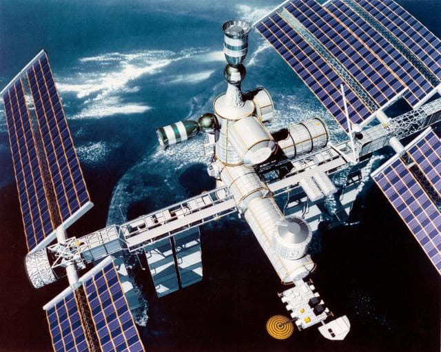 Escape, capsules, soyuz