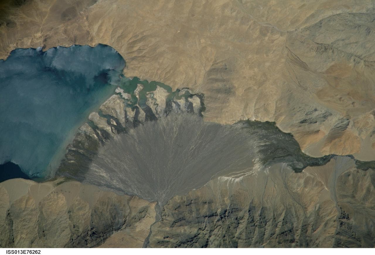 Earth Observations taken by the Expedition 13 crew