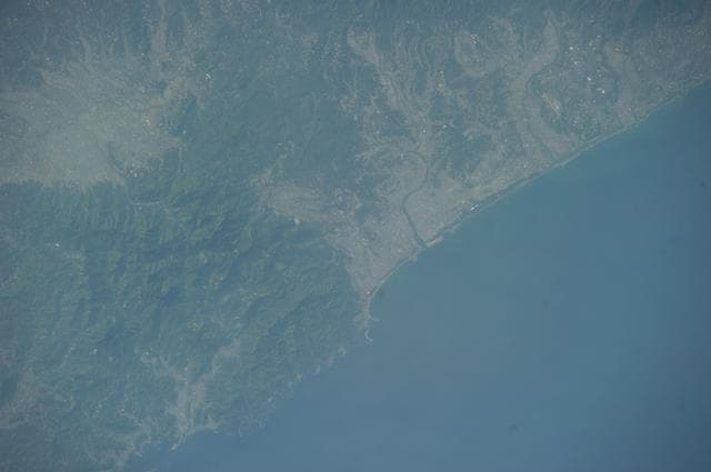 Earth Observations taken by the Expedition 39 Crew