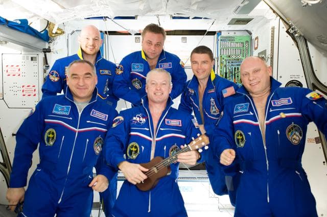 Expedition 40 crew on-orbit portrait