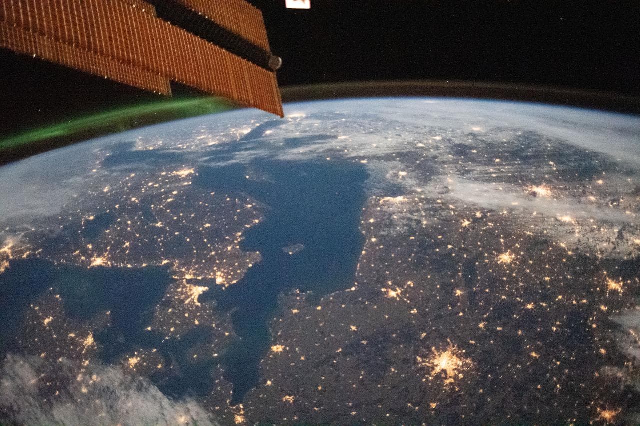 Faint, aurora, earth