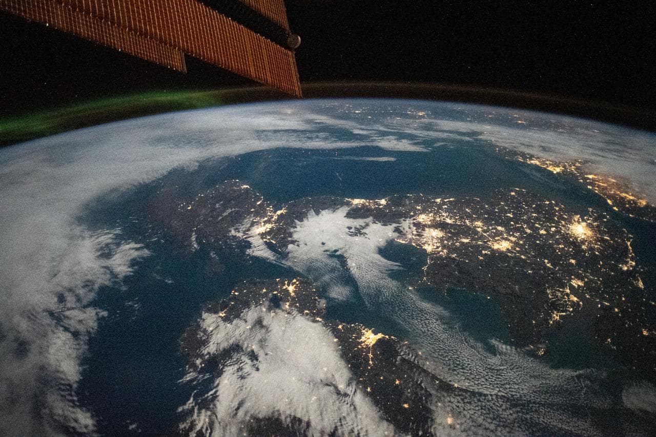Faint, aurora, earth