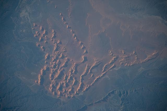 Sand, dunes, massifs