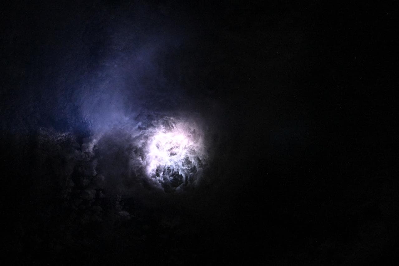 Lightning, illuminates, clouds