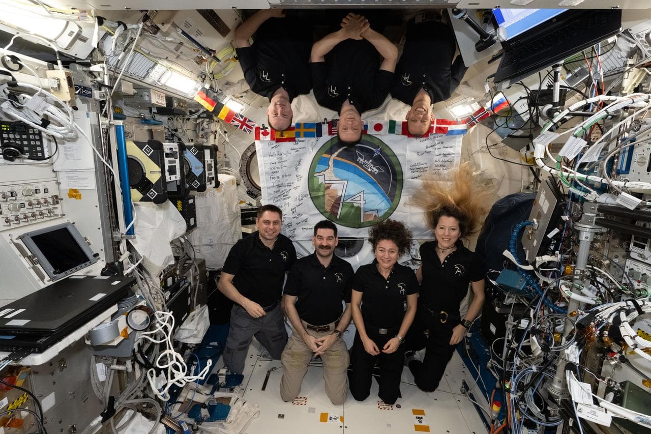 Seven, member, crew
