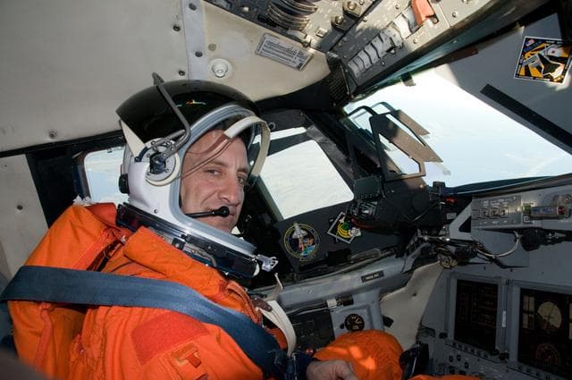 STS-129 Crew Training - Commander Charles Hobaugh during STA Training