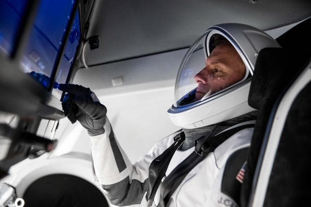 Spacex, crew, pilot