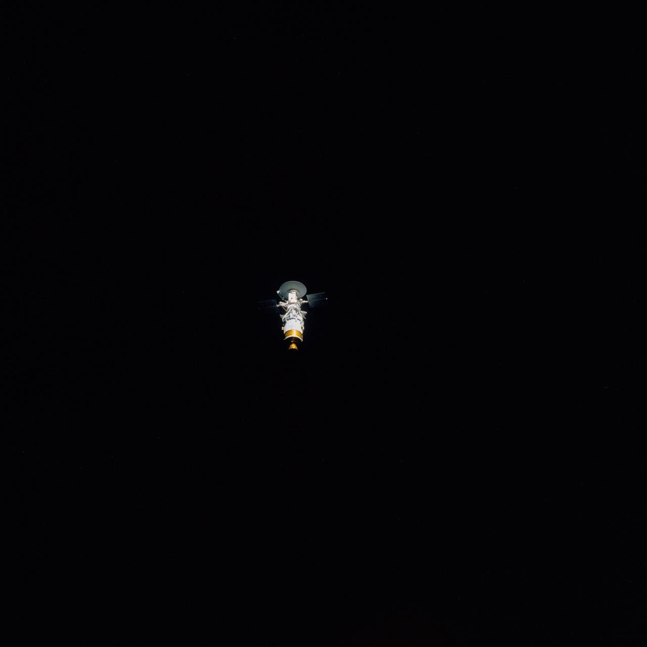 IUS with Magellan spacecraft drifts into space after STS-30 deployment
