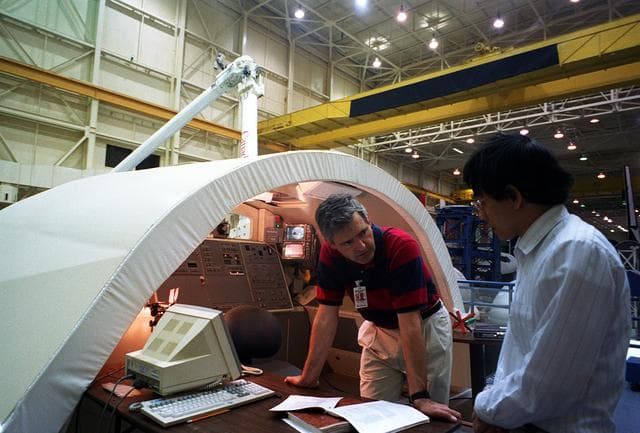 STS-77 crew preflight training